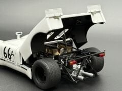 1:18 Porsche 908/02 No:66 Holtville Steve McQueen 87073 -Autoart