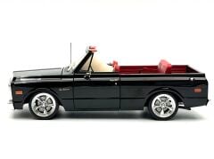 1:18 Chevrolet Blazer Custom Black&White Top 1972 - ACME