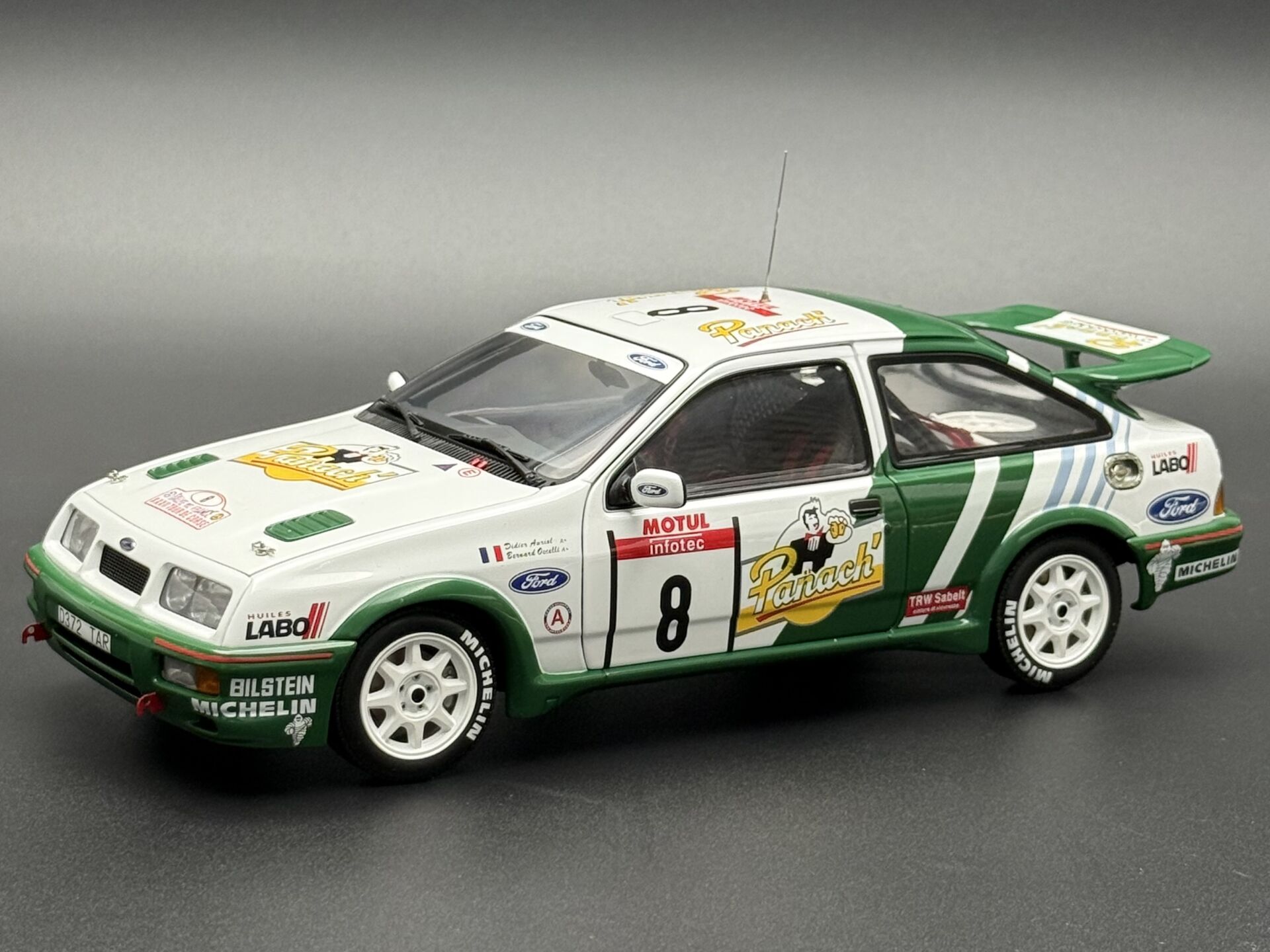 1:18 Ford Sierra Cosworth RS Tour De Corse Rally 1988 - Autoart