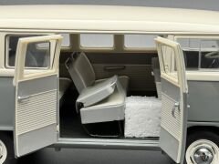 1:18 Volkswagen T1 Bus 1959 Nardo Grey - Schuco Exclusive