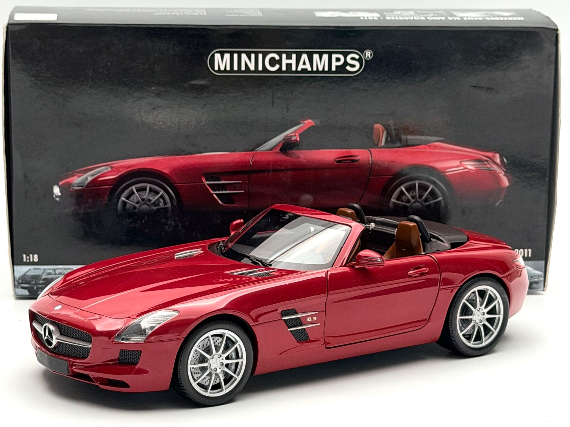 1:18 Mercedes-Benz SLS 6.3 AMG R197 Roadster Red - Minichamps