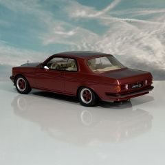 1:18 Mercedes-Benz 500CE AMG Brillant Red OT641 - OTTO