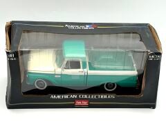 1:18 Ford F-100 Custom Cab Pick Up 1965 Turquoise - Sun Star