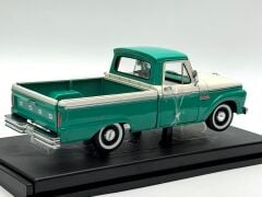 1:18 Ford F-100 Custom Cab Pick Up 1965 Turquoise - Sun Star