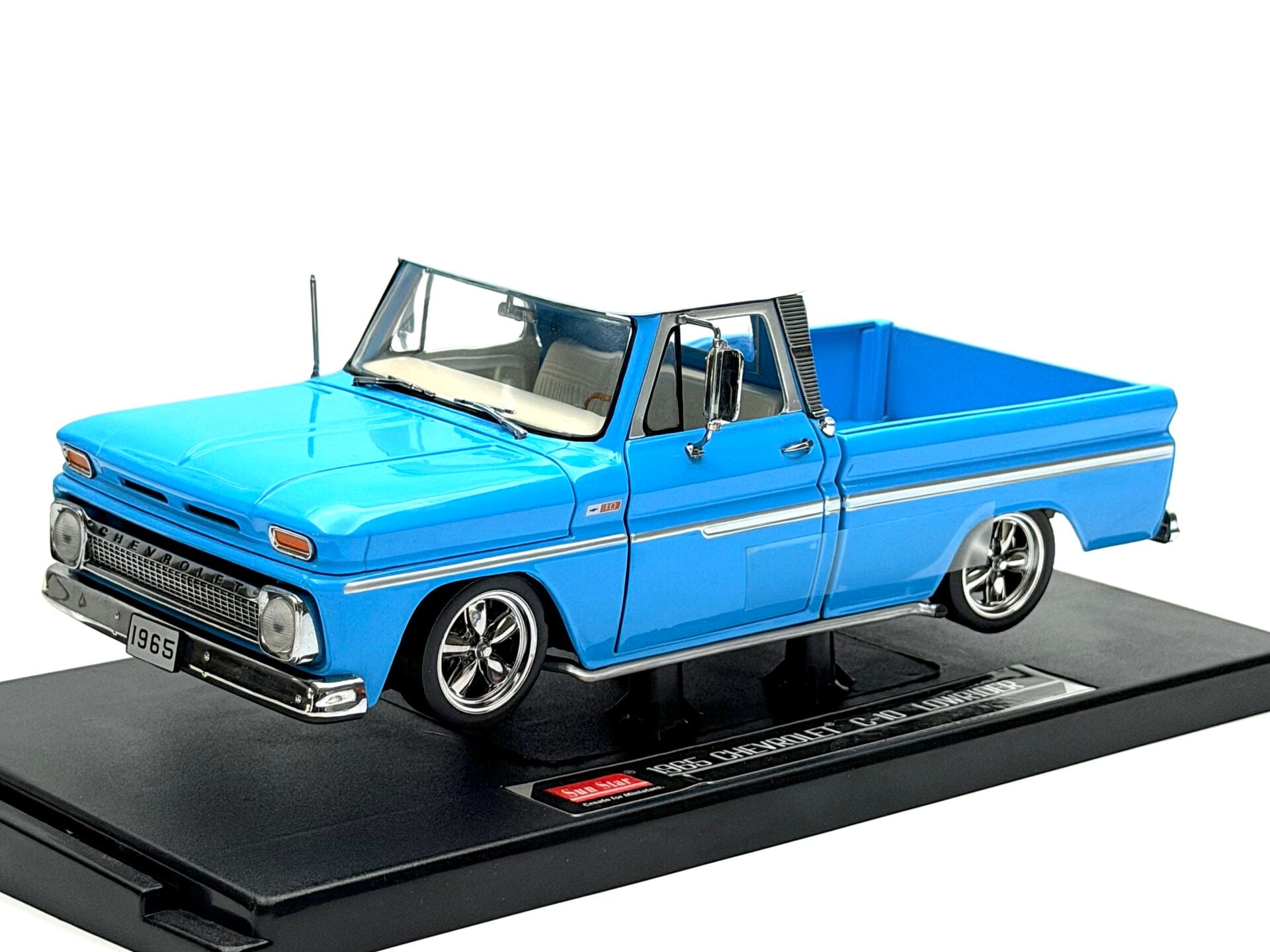 1:18 Chevrolet C-10 Pick Up Lowrider 1965 Blue - Sun Star