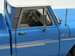 1:18 Chevrolet C-10 Pick Up Lowrider 1965 Blue - Sun Star