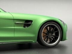 1:18 Mercedes-Benz AMG GTR V8 BiTurbo 2017 GT179 - GT Spirit