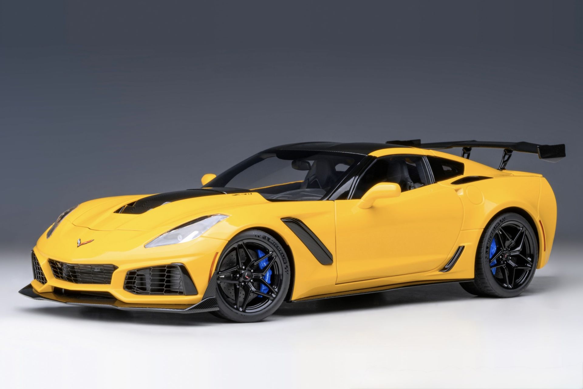 1:18 Chevrolet Corvette C7 ZR1 Yellow Tintcoat 71278 - Autoart