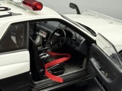 1:18 Nissan Skyline GTR R32 Police Car 77363 - Autoart