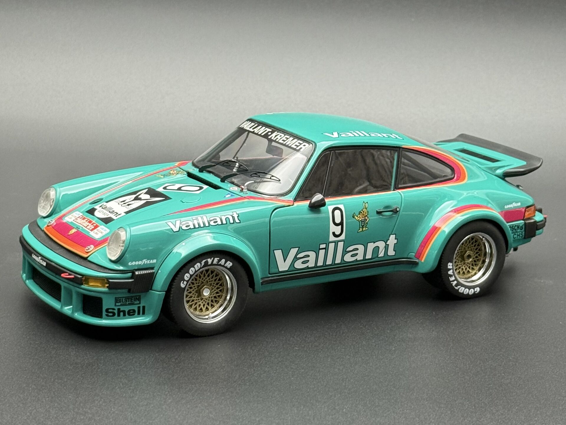 1:18 Porsche 934 RSR DRM 1976 Bob Wollek Vaillant - Schuco Exc.
