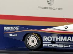 1:18 Porsche 956 LH Le Mans Winner 1982 with Showcase - Spark