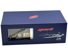 1:18 Porsche 956 Le Mans Winner 1984 with Showcase - Spark