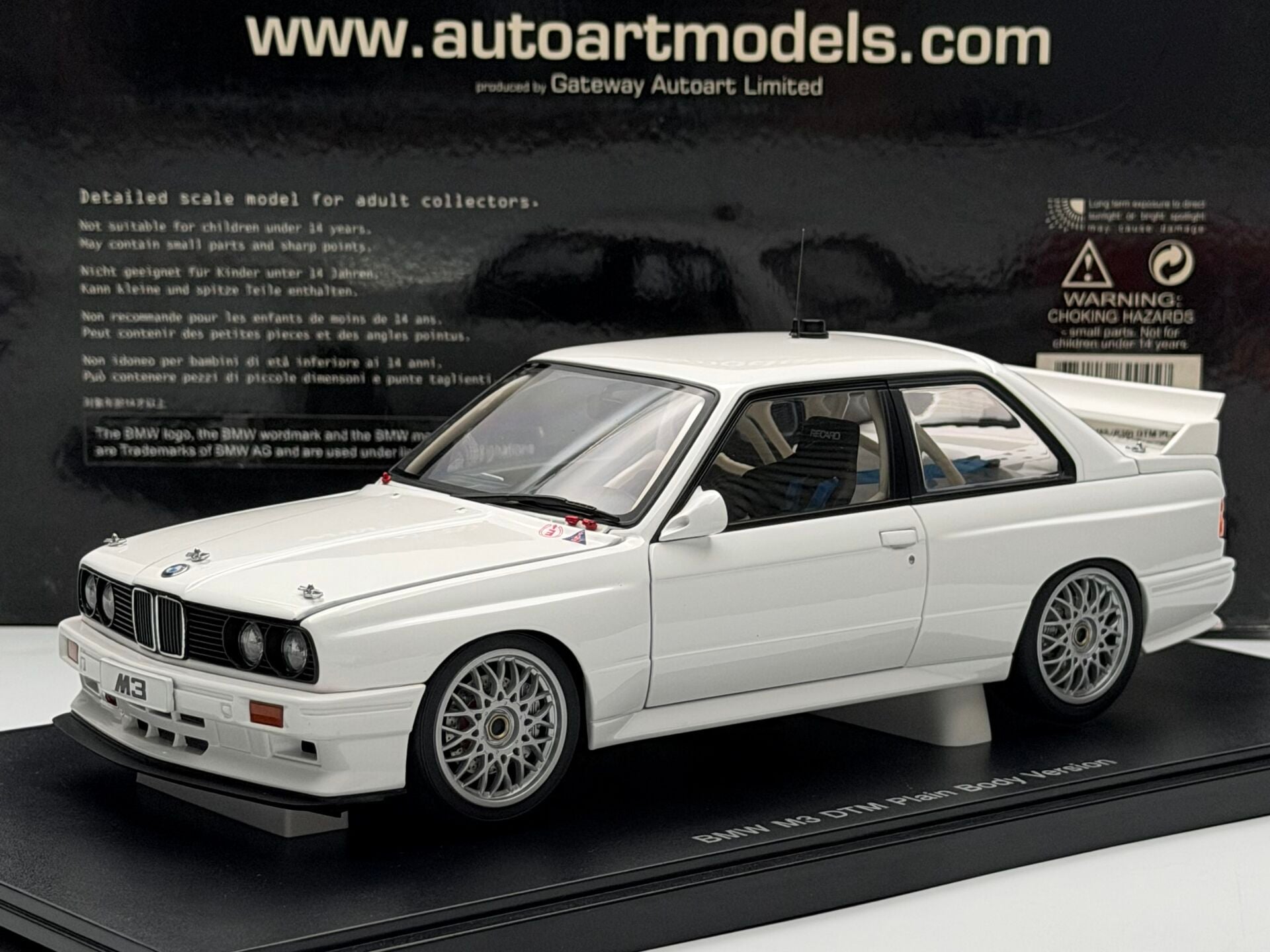 1:18 BMW M3 E30 DTM Plain Body Version Black 1989 - Autoart