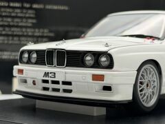 1:18 BMW M3 E30 DTM Plain Body Version Black 1989 - Autoart