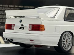 1:18 BMW M3 E30 DTM Plain Body Version Black 1989 - Autoart