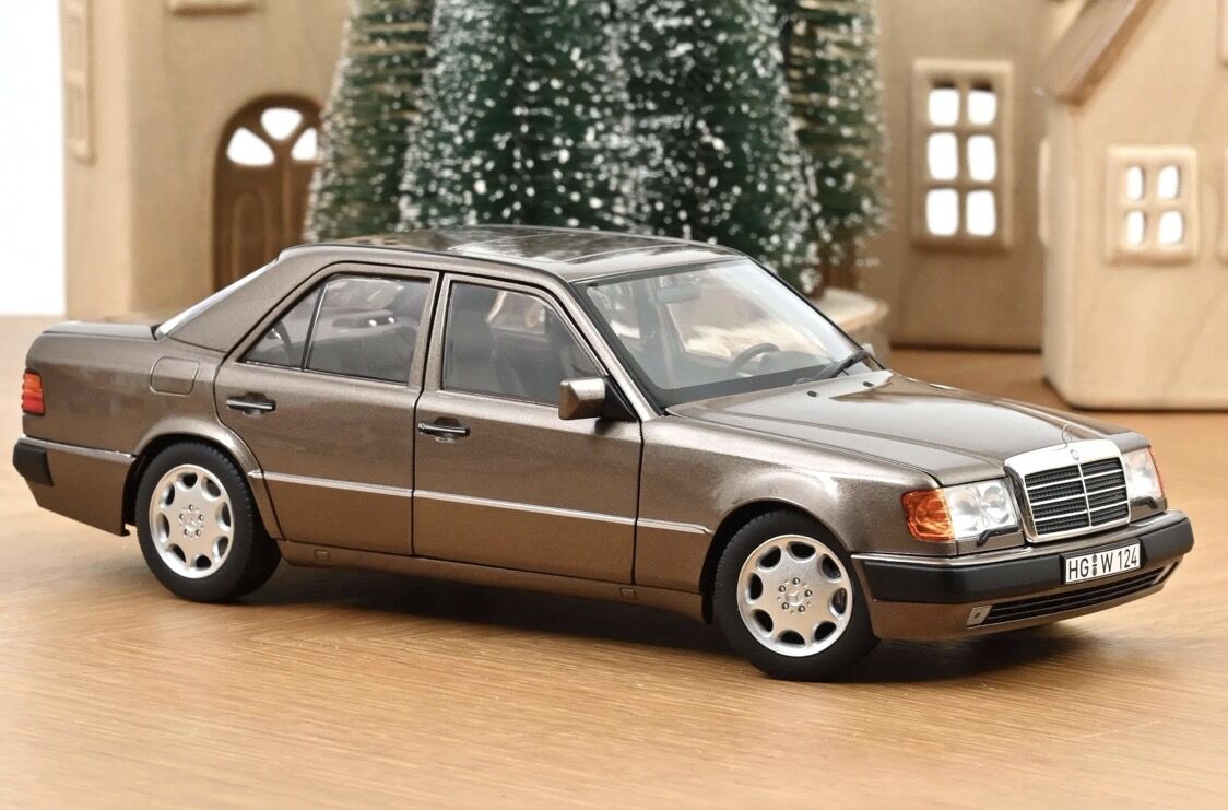 1:18 Mercedes-Benz 500 E W124 1990 Impala Brown - Norev