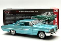 1:18 Pontiac Royal Bobcat Catalina 1962  - Auto World