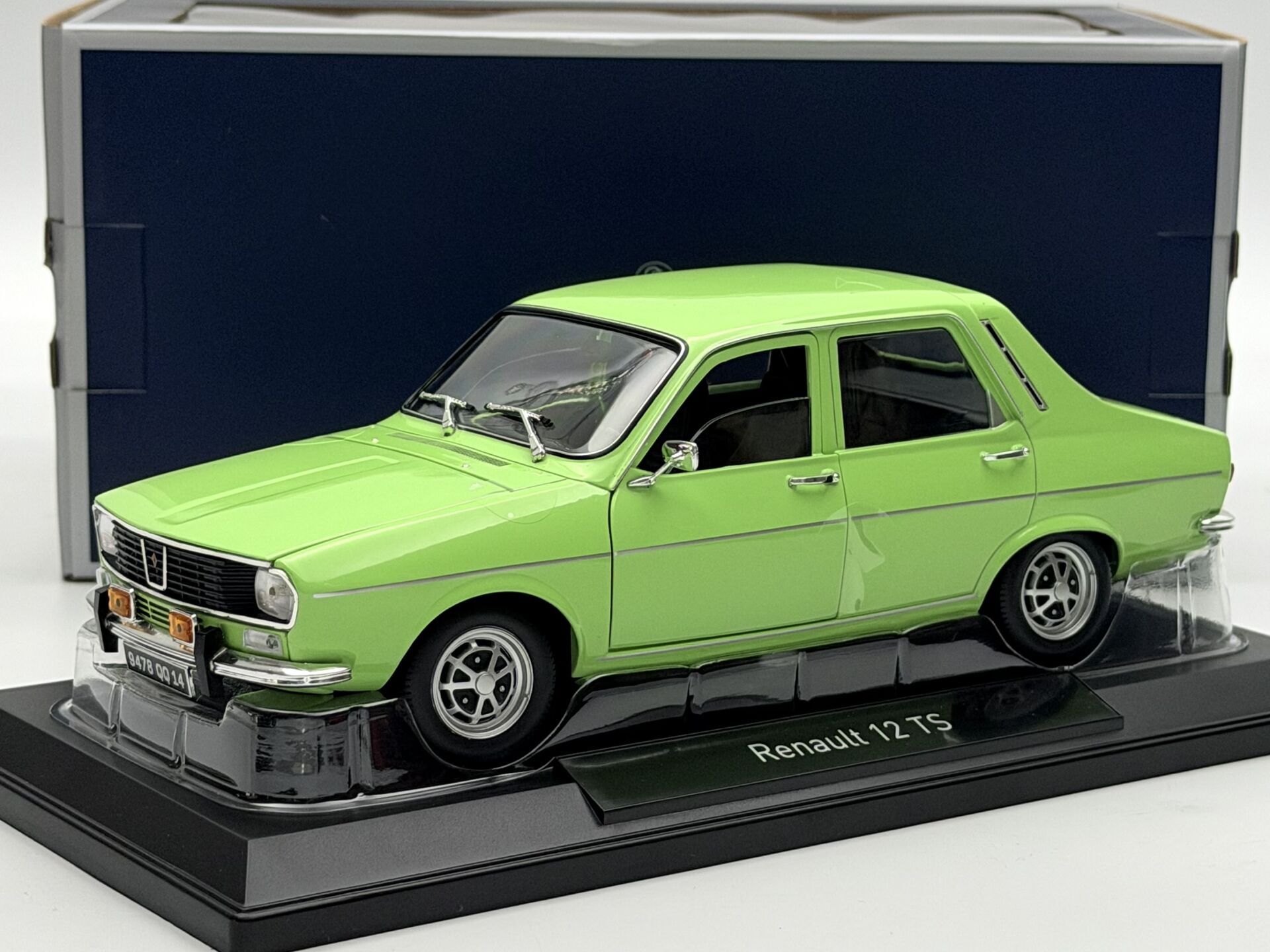 1:18 Renault 12 TS Light Green 1973 - Norev
