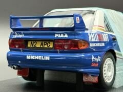 1:18 Mitsubishi Lancer Evo 3 Ralliart with Showcase - One Model