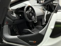 1:18 McLaren 600LT White 2018 Diecast - LCD Models