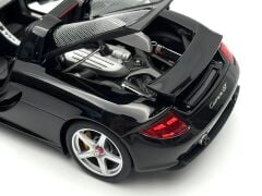 1:18 Porsche Carrera GT Black Interior 78047 2003 - Autoart