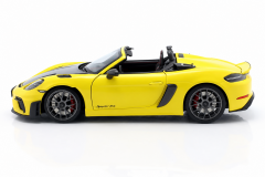 1:18 Porsche 718 Spyder RS Weissach Package  - Minichamps