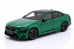 1:18 BMW M5 G90 Green Metallic 2024 - Minichamps