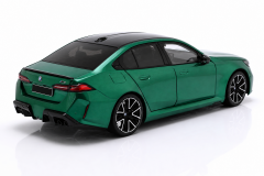 1:18 BMW M5 G90 Green Metallic 2024 - Minichamps