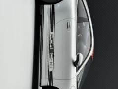 1:12 Porsche 911 R 991 Coupe Silver Red 2016 - Minichamps