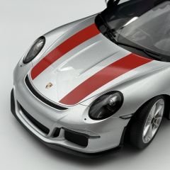 1:12 Porsche 911 R 991 Coupe Silver Red 2016 - Minichamps
