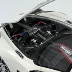 1:18 Aston Martin One-77 White Open/Close 77 Limitli - Fronti Art