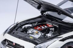 1:18 Nissan GT-R R35 Nismo Special Edition 77501 White - Autoart