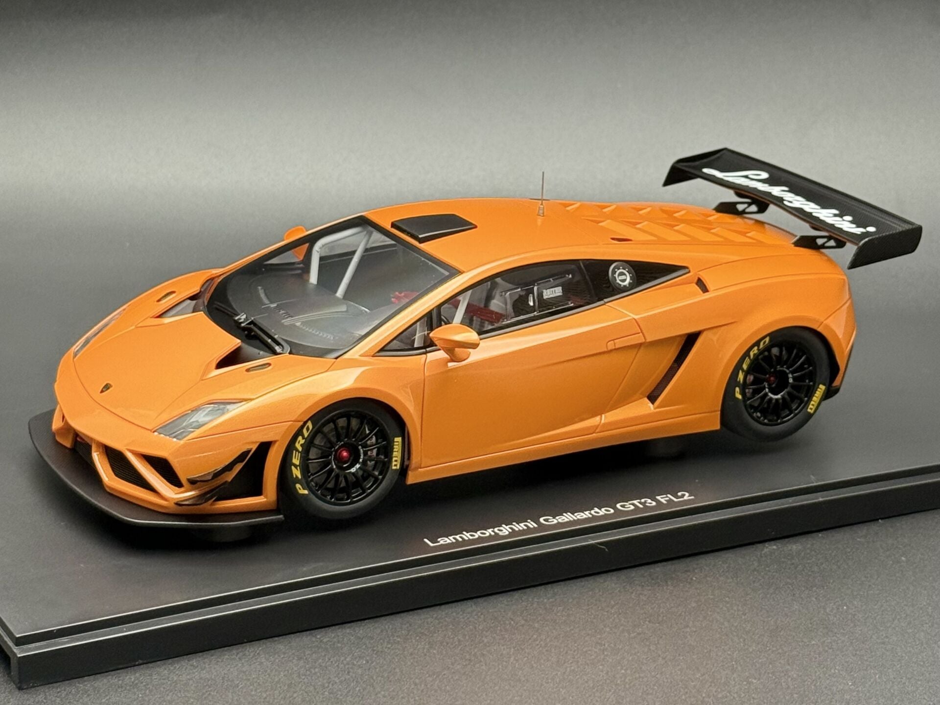 1:18 Lamborghini Gallardo GT3 FL2 Met Orange 2013 - Autoart
