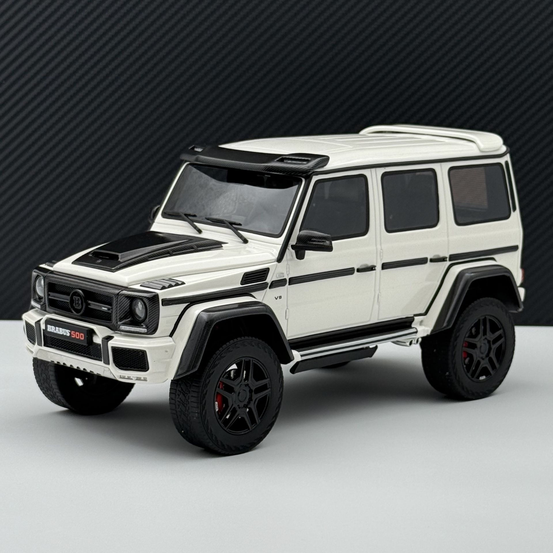 1:18 Mercedes-Brabus 500 4x4 Kare ZM097 White - GT Spirit