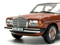 1:18 Mercedes-Benz 200 W123 English Red 1980 - Norev