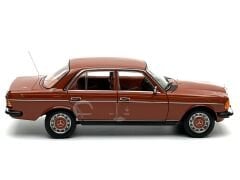 1:18 Mercedes-Benz 200 W123 English Red 1980 - Norev