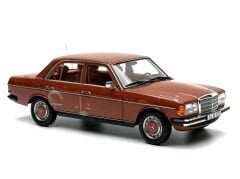 1:18 Mercedes-Benz 200 W123 English Red 1980 - Norev