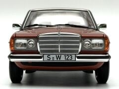 1:18 Mercedes-Benz 200 W123 English Red 1980 - Norev