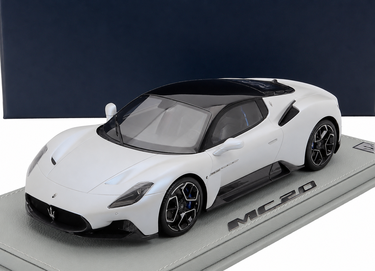 1:18 Maserati MC 20 Bianco Audace White - BBR Models