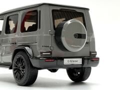 1:18 Mercedes-Benz G Class W463 Classic Grey 2018 - Minichamps