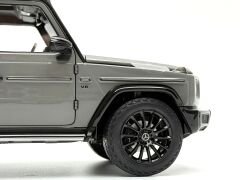 1:18 Mercedes-Benz G Class W463 Classic Grey 2018 - Minichamps