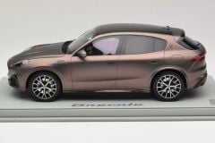 1:18 Maserati Grecale Bronze 2023 + Showcase - BBR Models