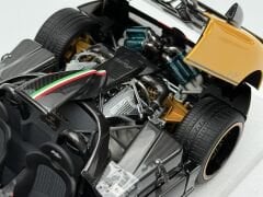 1:18 Pagani Zonda Cinque Roadster 2009 Giallo Ginevra - Almost Real