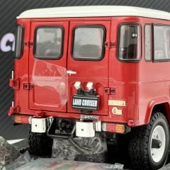 1:18 Toyota FJ40 Land Cruiser Van 4WD Red 1980 - Kyosho