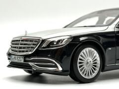 1:18 Mercedes-Maybach S Class S650 W222 Black/Silver 2018 - Norev