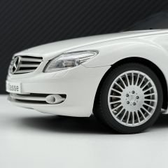 1:18 Mercedes-Benz CL Class CL500 White 76166 - Autoart