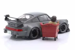1:18 Porsche 911 RWB + Akira Nakai Figür  - Solido