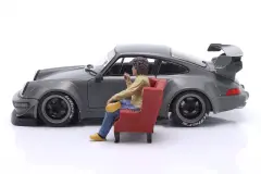 1:18 Porsche 911 RWB + Akira Nakai Figür  - Solido