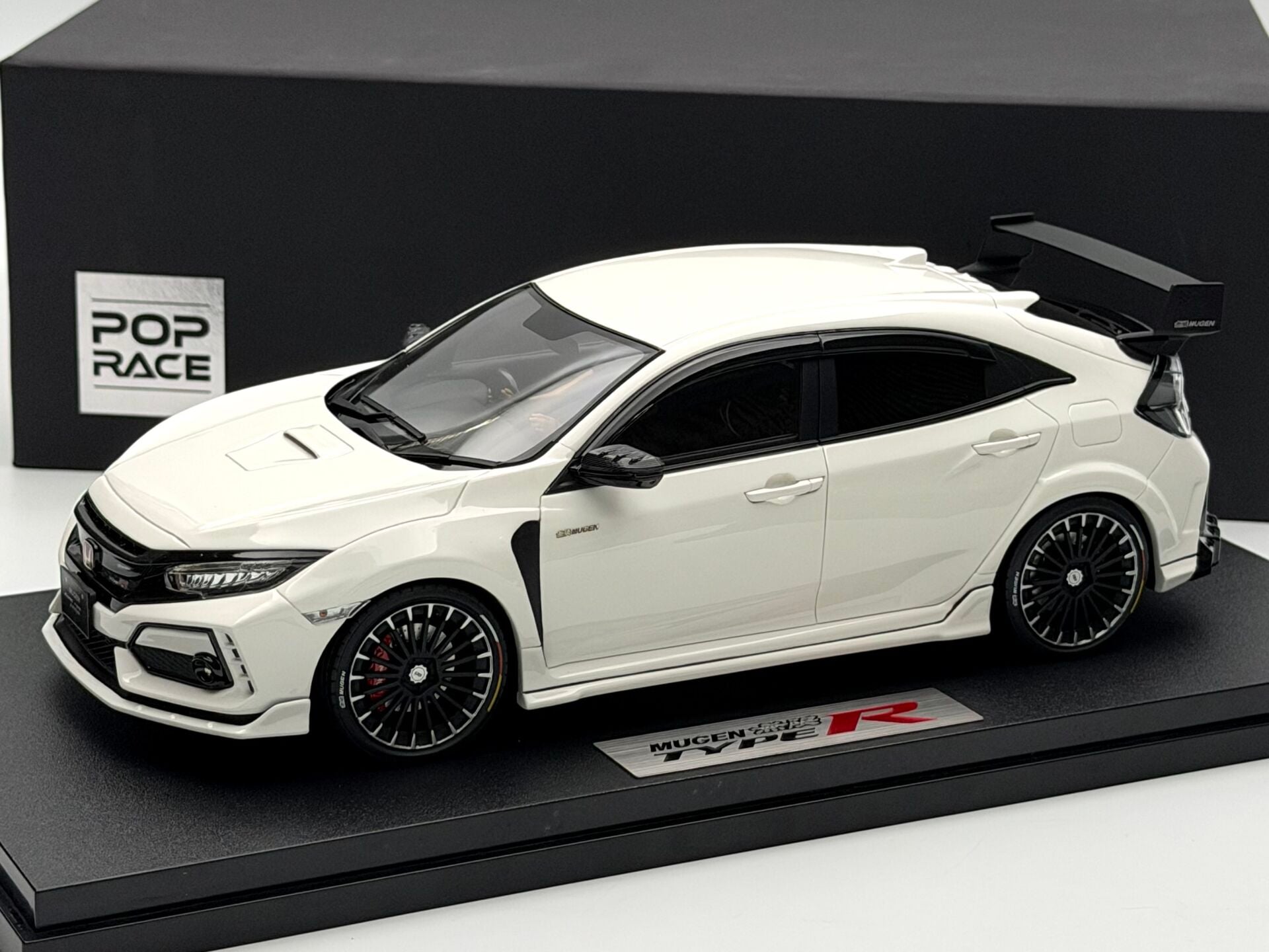 1:18 Honda Civic FK8 Mugen Type R White + Figure - POP RACE