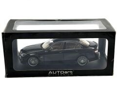 1:18 Mercedes-Benz C63 AMG Black with Leather Seat W204 - Autoart